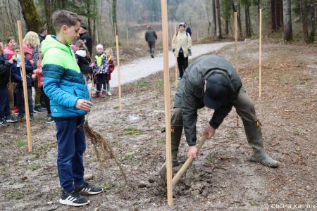 Z zasaditvijo dreves smo uradno odprli kolesarsko povezavo Kamnik–Godič (49)